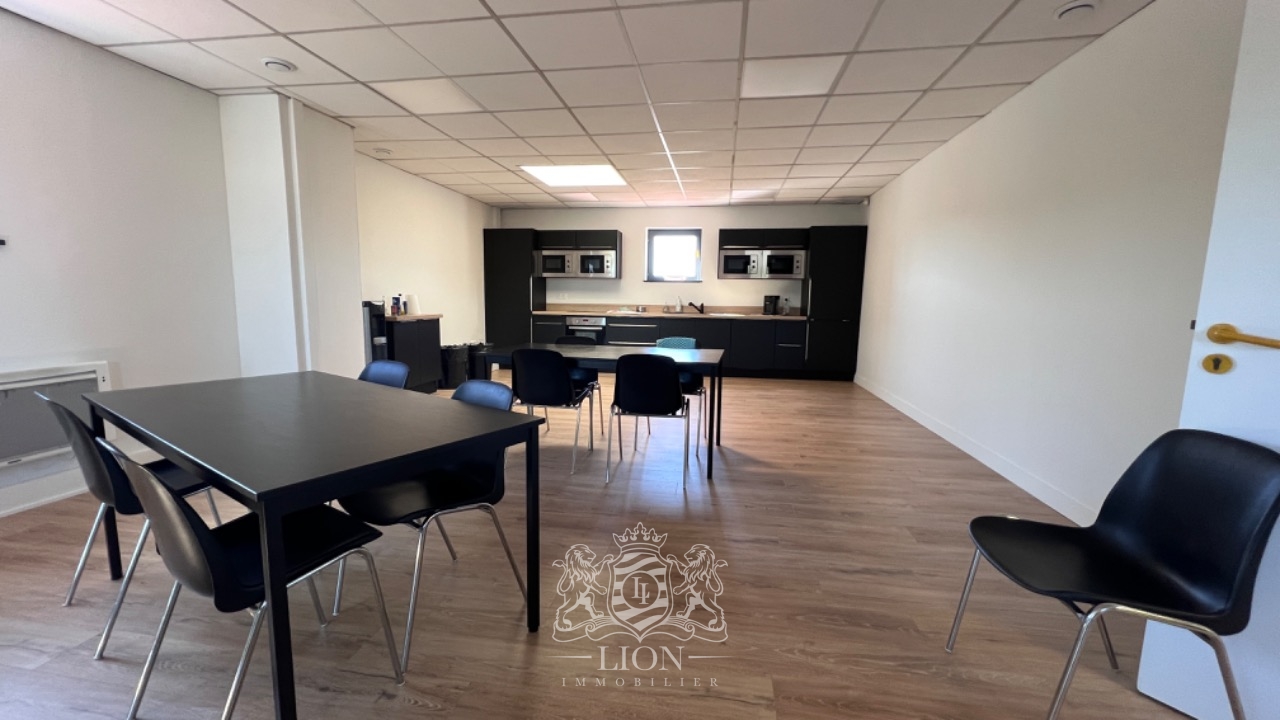 Ensemble de bureaux sur 1600m2 Photo 7 - Le Lion Immobilier