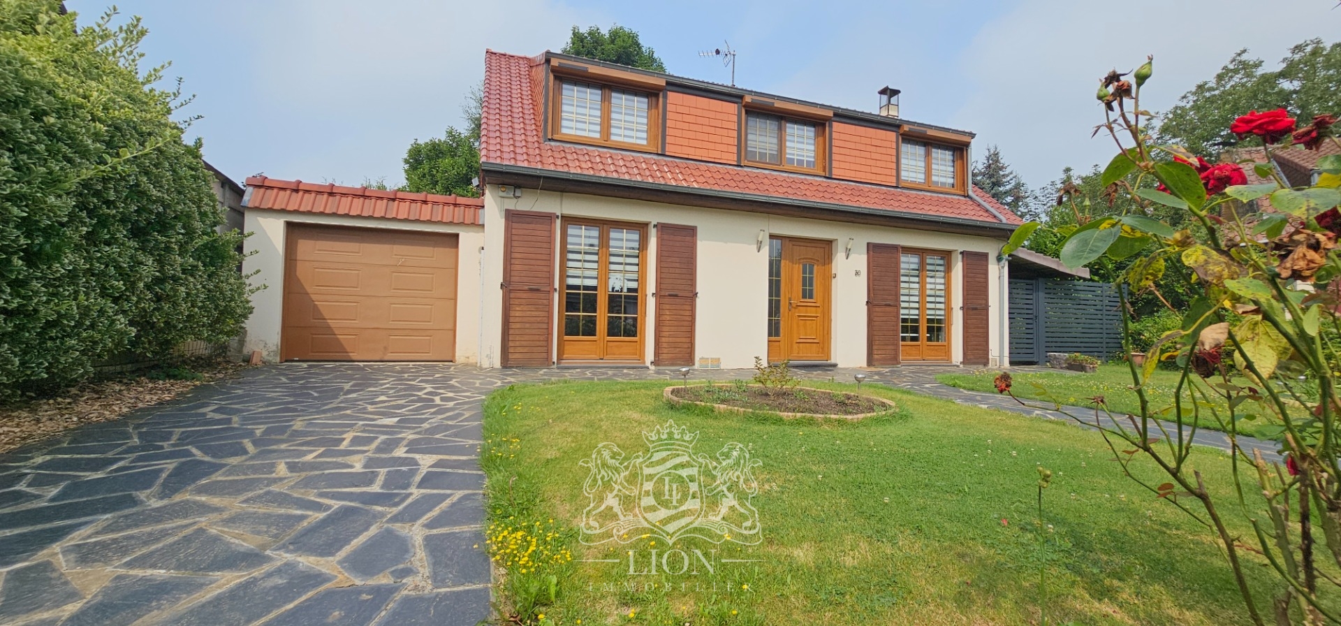 Maison individuelle sur grand terrain avec garage Photo 2 - Le Lion Immobilier