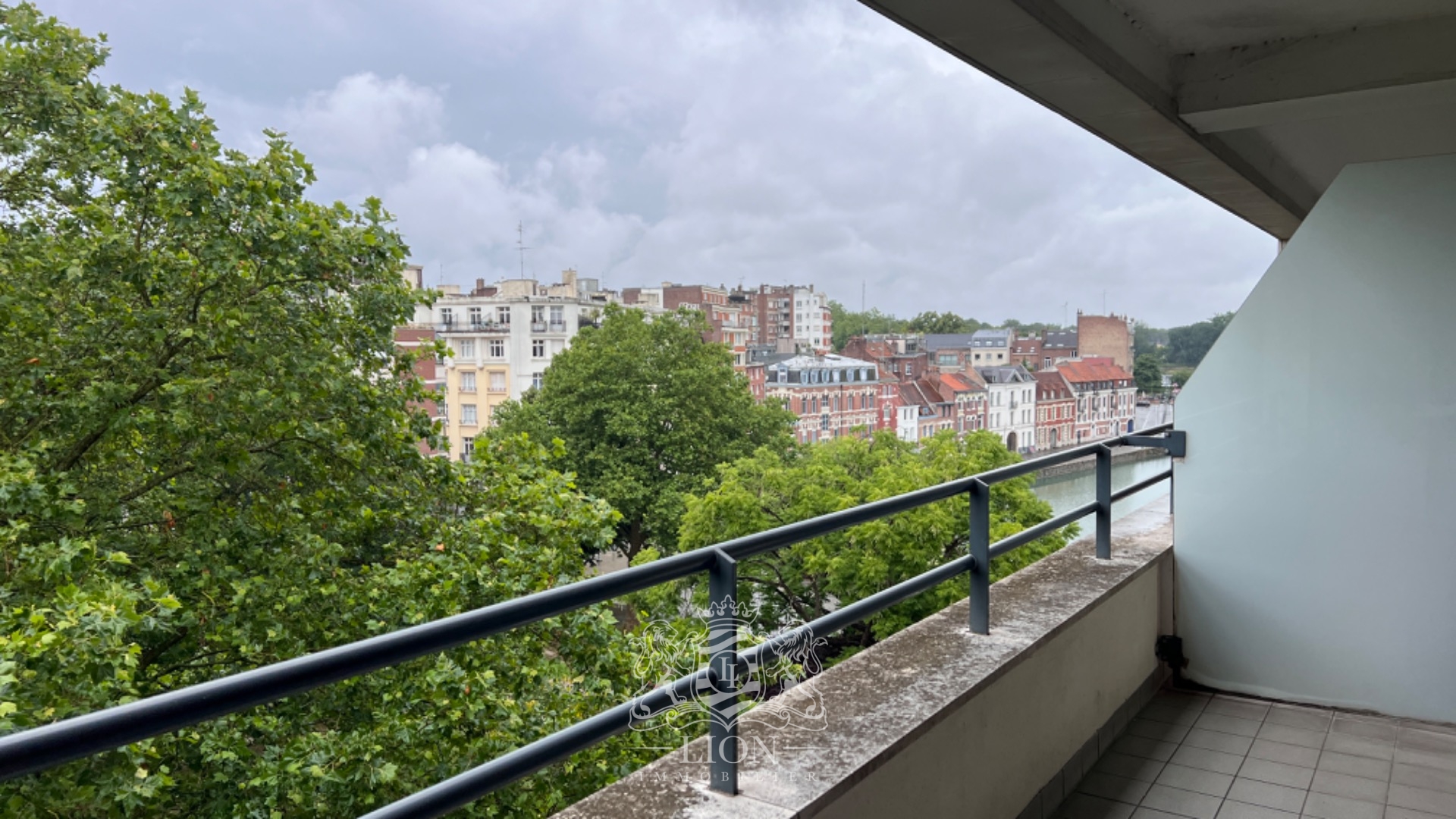 Appartement 3 chambres 2 salles des bains cave et balcon Photo 1 - Le Lion Immobilier