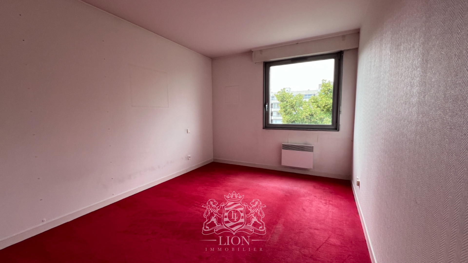 Appartement 3 chambres 2 salles des bains cave et balcon Photo 4 - Le Lion Immobilier