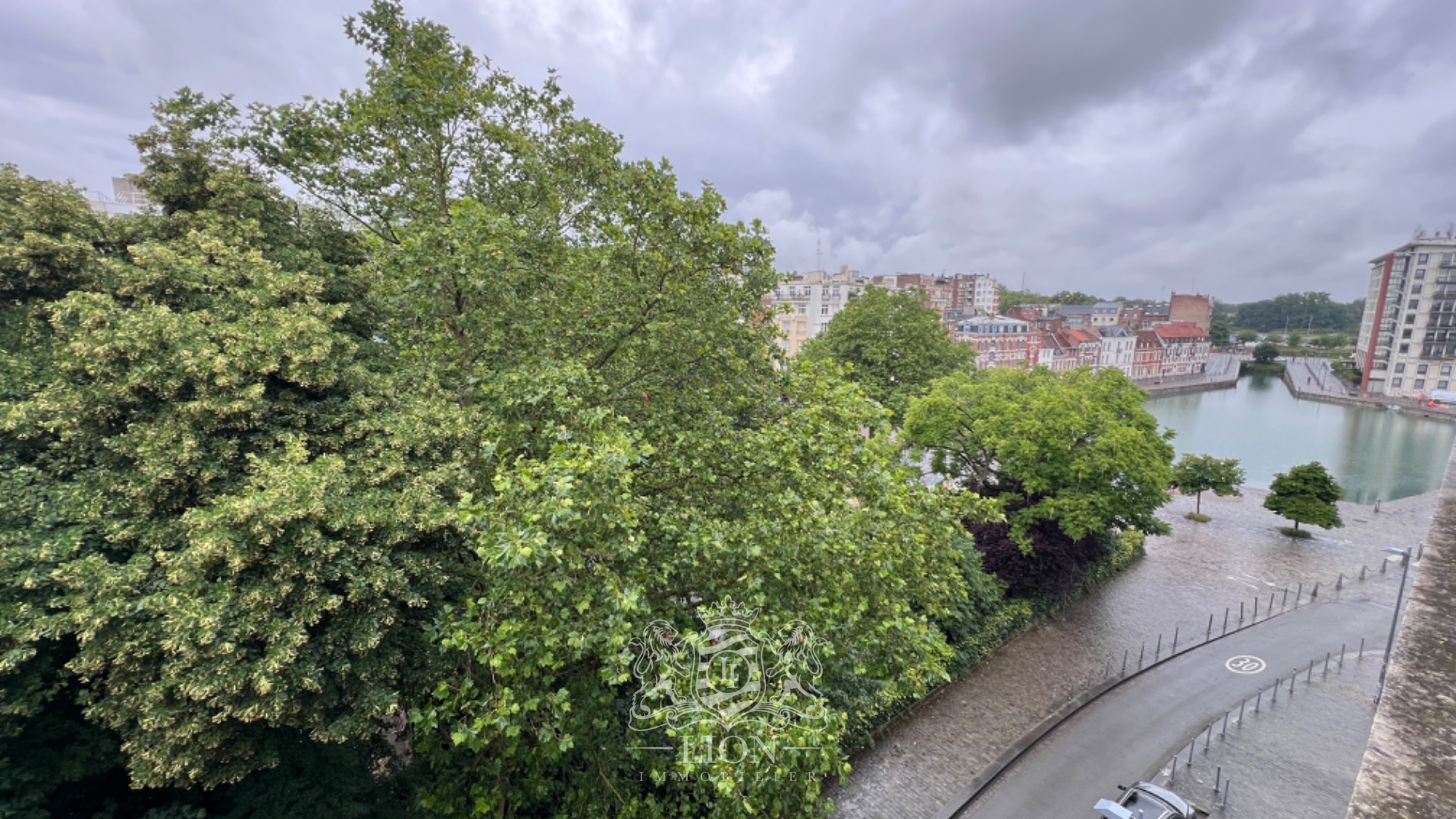 Appartement 3 chambres 2 salles des bains cave et balcon Photo 6 - Le Lion Immobilier