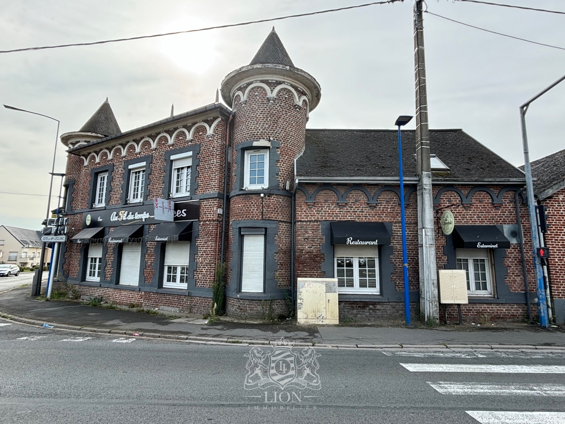 Entre lens et carvin immeuble de caractere bel emplacement Photo 1 - Le Lion Immobilier