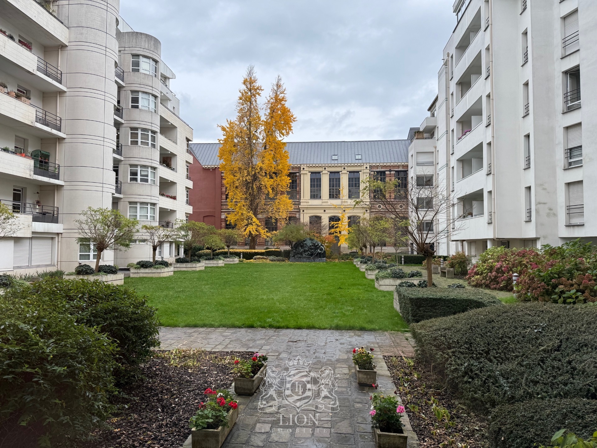 Lille centre t4 meuble de 150m avec terrasse et garages Photo 18 - Le Lion Immobilier